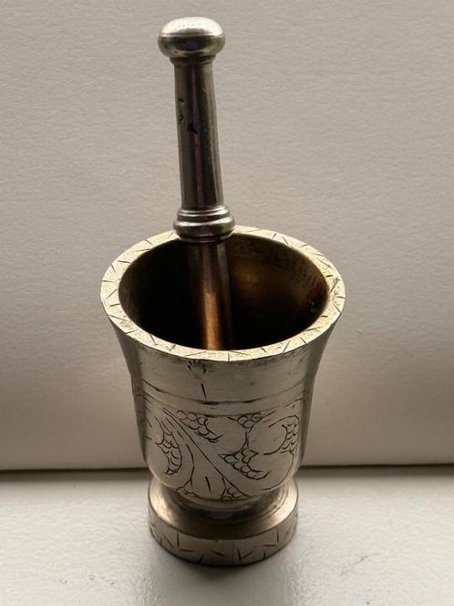 mini vijzel met stamper - Messing/zilverkleurig - Decoratief, Huis en Inrichting, Keuken | Keukenbenodigdheden, Gebruikt, Ophalen of Verzenden