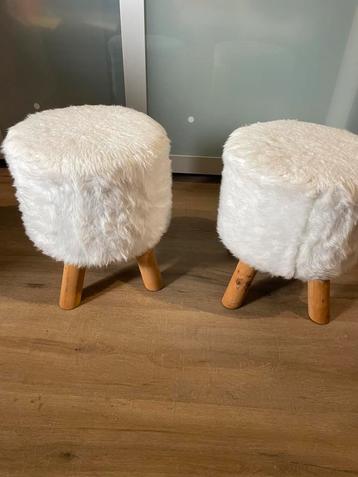 Krukjes 2 stuks beschikbaar voor biedingen