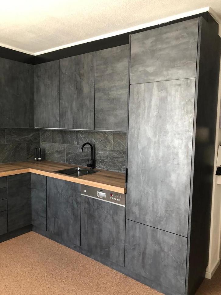 Moderne Hoekkeuken - Grijs, Huis en Inrichting, Keuken | Complete keukens, Gebruikt, Hoekkeuken, Grijs, Hout, Greeploos, Ophalen