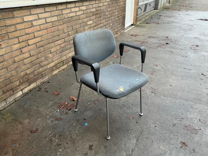 6 x Gispen Vergaderstoel - 40 jaar oud ., Huis en Inrichting, Stoelen, Gebruikt, Eén, Metaal, Grijs, Ophalen