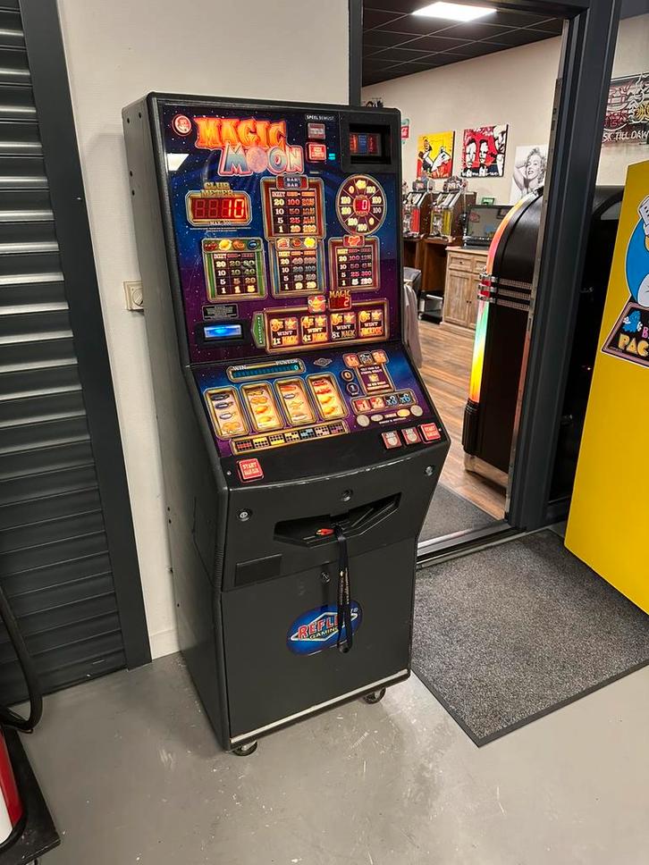 Prachtige gokkast Magic Moon met biljetten, Verzamelen, Automaten | Gokkasten en Fruitautomaten, Zo goed als nieuw, Euro, Met sleutels