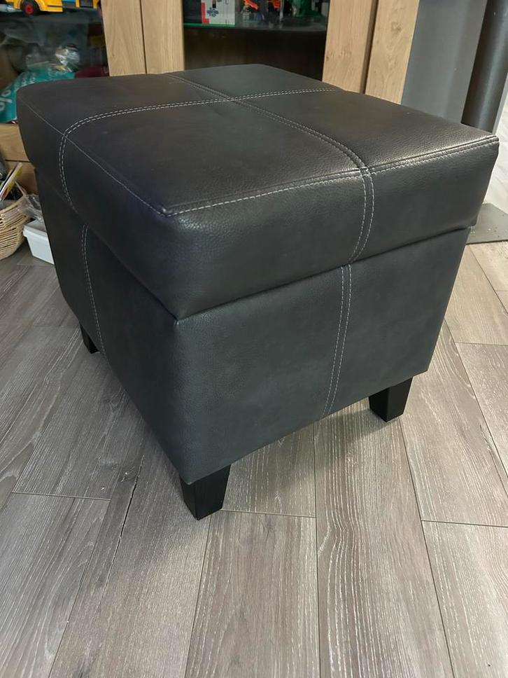 Mooie Poef / Hocker met Opbergruimte, Huis en Inrichting, Banken | Voetenbanken en Poefen, Gebruikt, Minder dan 50 cm, Vierkant