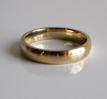 14 krt gouden trouwring  beschikbaar voor biedingen