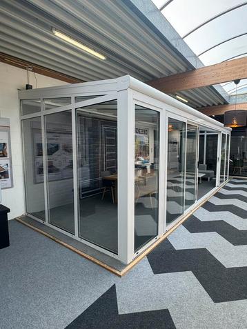 Varasol profilIne completen tuinkamer 8000x3000 beschikbaar voor biedingen