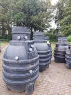 te koop grote regenwater tank, pompput 1600 liter, Tuin en Terras, Regentonnen, 150 liter of meer, Ophalen, Zo goed als nieuw