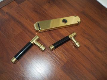 koperen deurknop beschikbaar voor biedingen