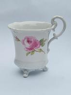 Zeldzame antieke Meissen Roos decor beker op  3 pootjes, Antiek en Kunst, Antiek | Porselein, Ophalen of Verzenden
