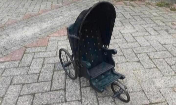 Antieke oude poppen kinderwagen, Antiek en Kunst, Antiek | Speelgoed, Ophalen of Verzenden
