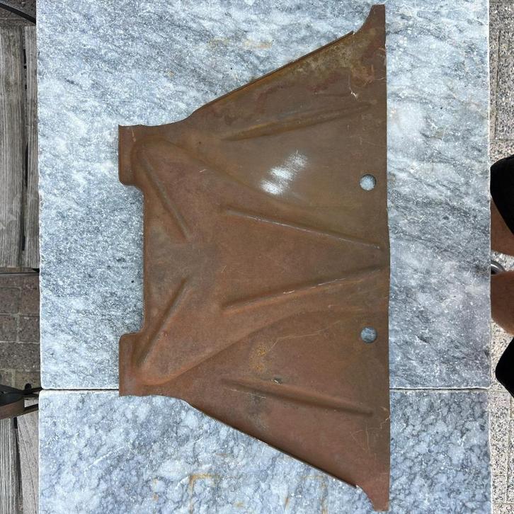 VW NOS Framekop Bodemplaat 51 - 58, Auto diversen, Auto-accessoires, Zo goed als nieuw, Ophalen of Verzenden