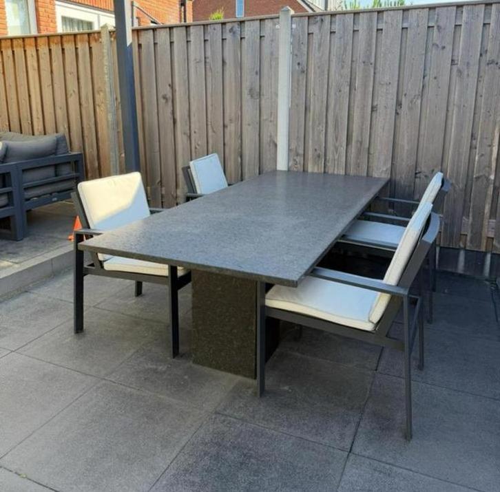 Bernstein granieten eettafel 240x100 (Evt met 4 tuinstoelen), Tuin en Terras, Tuinsets en Loungesets, Zo goed als nieuw, Overige materialen
