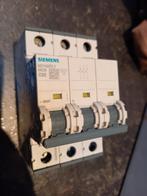 Siemens C32 automaat 3p gebruikt, los of meerdere 3 stuks, Ophalen of Verzenden, Zo goed als nieuw, Overige typen