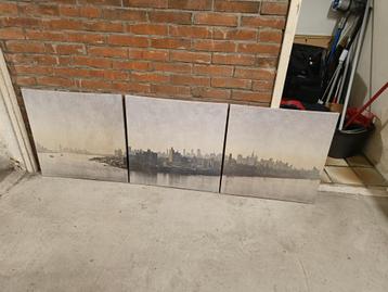 3 doeken met afbeelding stadsgezicht met water  beschikbaar voor biedingen
