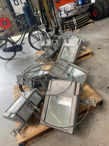 Philips Halogeen Terreinverlichting - 8 Stuks met Steunen beschikbaar voor biedingen