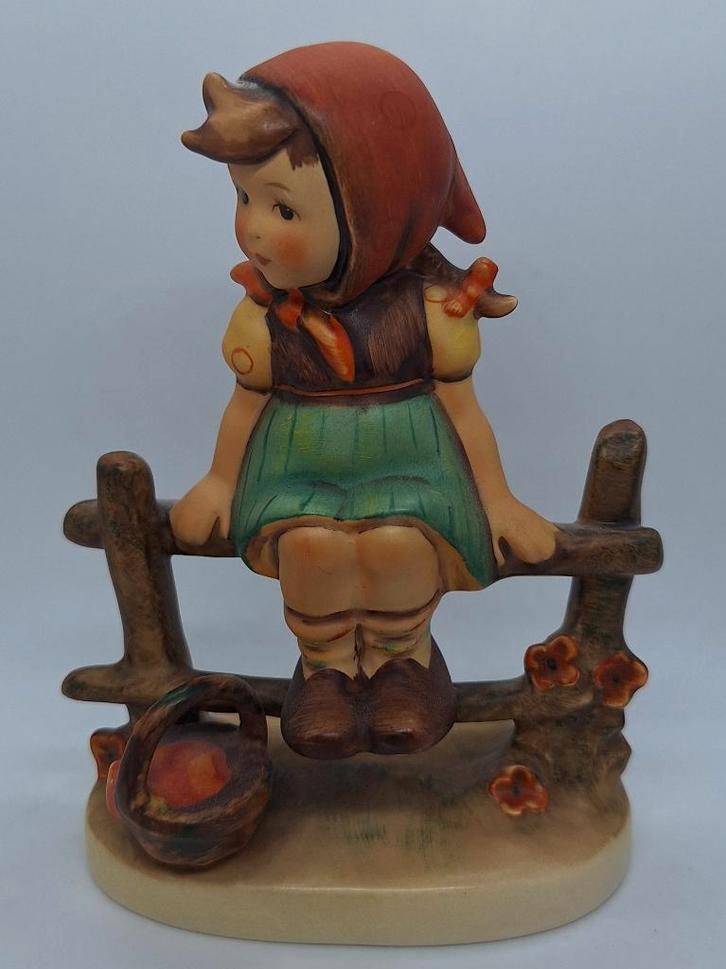 Goebel Hummel - 112 Just Resting, Verzamelen, Beelden en Beeldjes, Gebruikt, Hummel, Ophalen of Verzenden