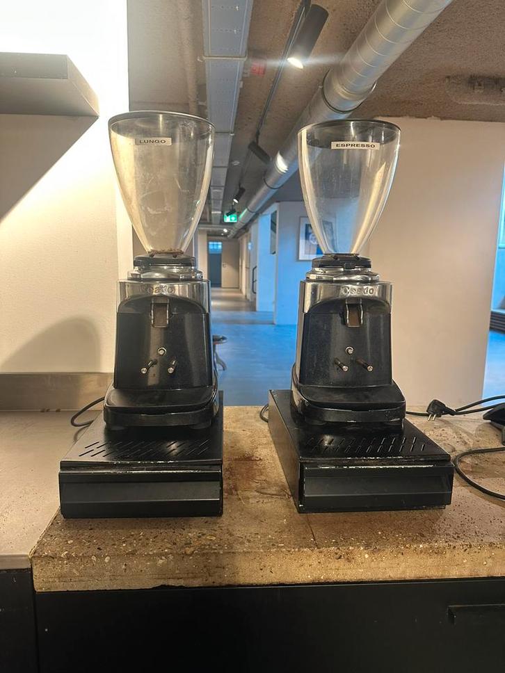 2 Professionele Koffiemolens van CEADO, Witgoed en Apparatuur, Koffiemachine-accessoires, Gebruikt, Ophalen of Verzenden