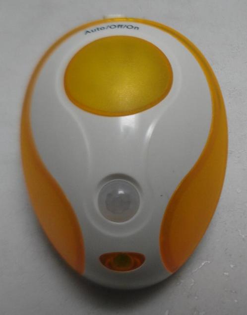 Nw nachtlicht stopcontact met beweging en licht sensor autom, Huis en Inrichting, Lampen | Overige, Zo goed als nieuw, Ophalen of Verzenden