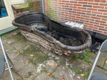 Voorgevormde vijver bak- gratis op te halen beschikbaar voor biedingen