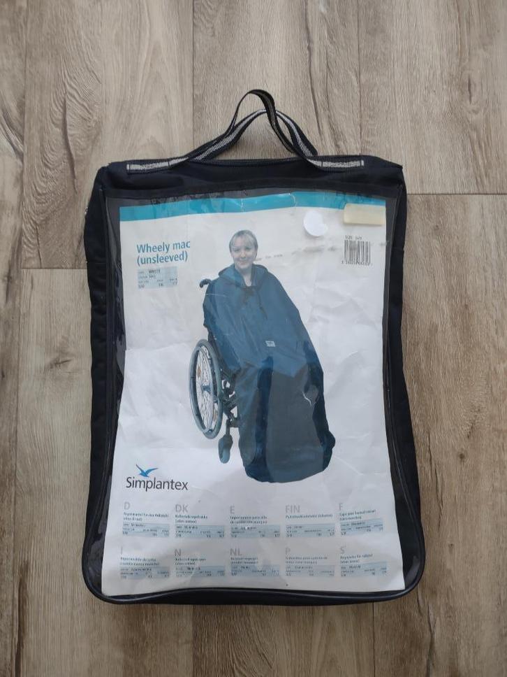 Mooie blauwe regenjas rolstoel, cape, jas waterdicht, S/M., Diversen, Verpleegmiddelen, Zo goed als nieuw, Ophalen of Verzenden