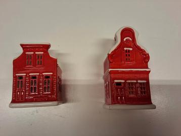 2 Kersthuisjes Rood Wit - Nummers 3 & 6 beschikbaar voor biedingen
