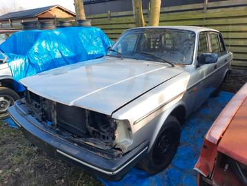 volvo 240 onderdelen  beschikbaar voor biedingen