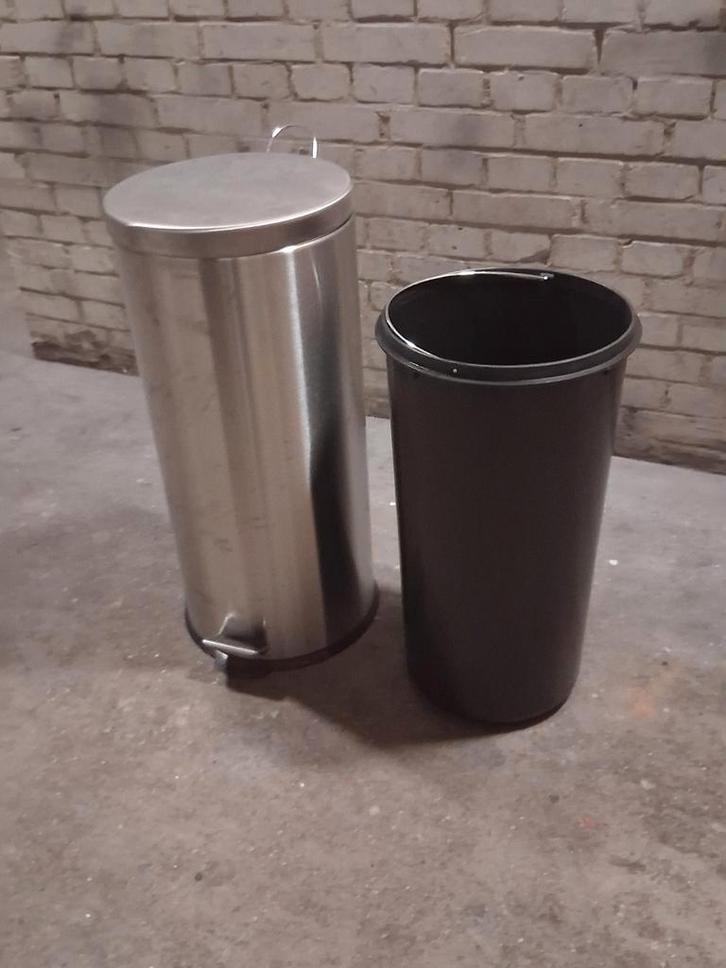 Te koop,Ikea prullenbak., Huis en Inrichting, Woonaccessoires | Prullenbakken, Metaal, Met pedaal, Ophalen