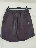 @ Bordeaux rode leatherlook rok met zakken maat s, Ophalen of Verzenden, Zo goed als nieuw, Maat 36 (S), Boven de knie