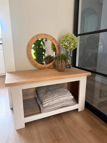  Vernieuwd TV kastje / kinderspeeltafel/ katten slaapplaats beschikbaar voor biedingen