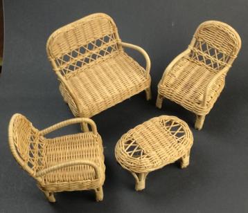 FLEUR Basketwork Suite / Rotan meubeltjes  beschikbaar voor biedingen