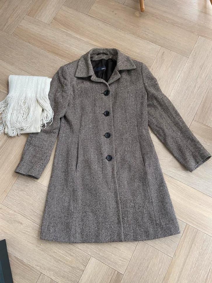 Getailleerde mantel. Bruin visgraat. Met sjaal. Maat S, Kleding | Dames, Jassen | Zomer, Zo goed als nieuw, Beige, Ophalen