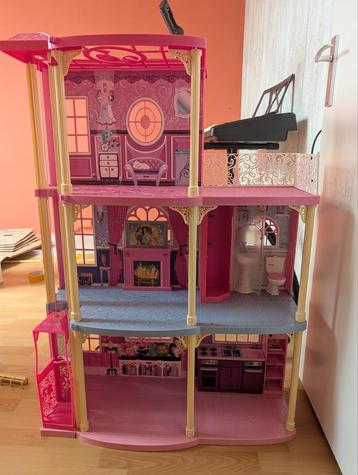 Mega barbie droomhuis mattel met lift en geluidsknopnds beschikbaar voor biedingen