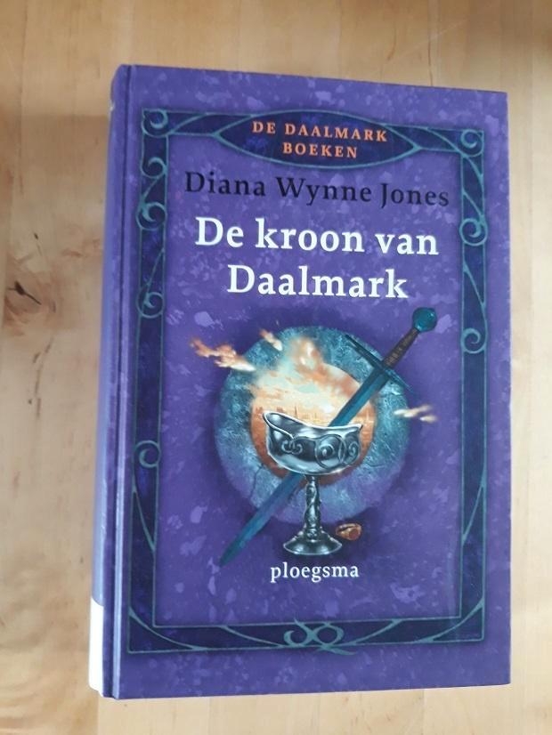 DE  KROON  VAN  DAALMARK  van  Diana Wynne Jones, Boeken, Kinderboeken | Jeugd | 10 tot 12 jaar, Zo goed als nieuw, Ophalen of Verzenden