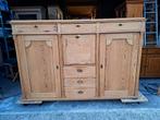 Oud grenen dressoir zeer apart en unieke