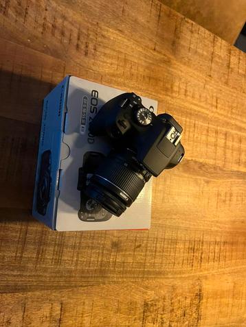 Canon EOS 2000D DSLR +extra’s beschikbaar voor biedingen