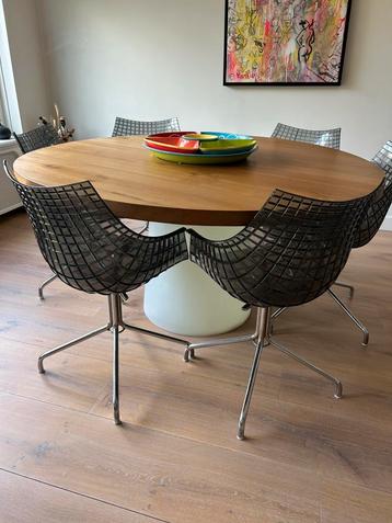 Design tafel van Moooi-Marcel Wanders en 6 Dríade stoelen beschikbaar voor biedingen