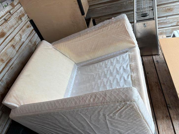 IKEA Mellby Stoel - Comfortabel en Stijlvol, Antiek en Kunst, Antiek | Meubels | Stoelen en Banken, Ophalen