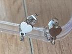 Oorbellen hartje, Sieraden, Tassen en Uiterlijk, Oorbellen, Overige materialen, Ophalen of Verzenden, Zo goed als nieuw, Knopjes of Stekers