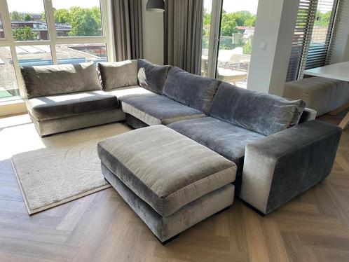 Velvet Hoekbank Loft Interiors – Grijs Fluweel – Incl Hocker, Huis en Inrichting, Banken | Complete zithoeken, Gebruikt, Stof
