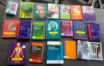 Schoolboeken verpleegkunde in goede staat beschikbaar voor biedingen