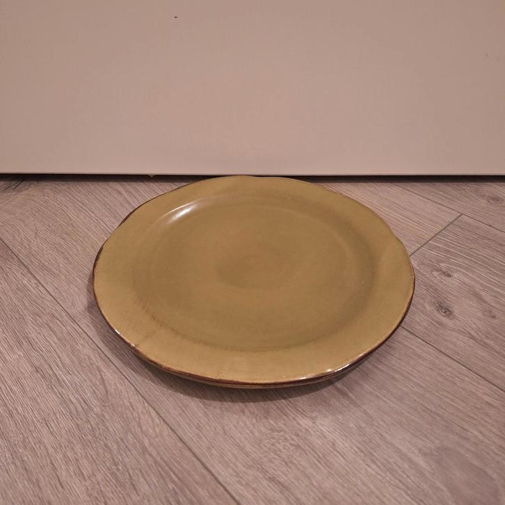Khaki leger groen bord 28 cm., Huis en Inrichting, Keuken | Keukenbenodigdheden, Zo goed als nieuw, Ophalen of Verzenden