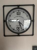 Industriële Wandklok Water Works, Huis en Inrichting, Ophalen, Gebruikt, Analoog, Wandklok