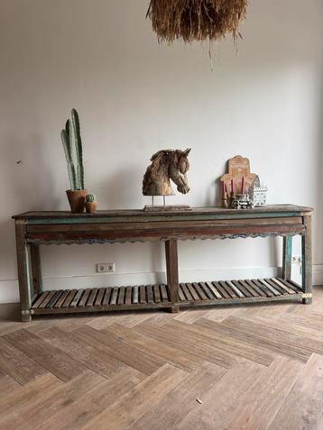 Grote Stoere Bali Ibiza India style sidetable side table beschikbaar voor biedingen