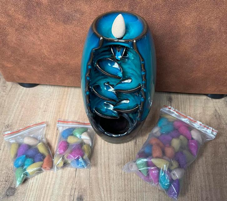 Waterval wierookhouder groenig! En platte rode!, Huis en Inrichting, Woonaccessoires | Kandelaars en Kaarsen, Zo goed als nieuw