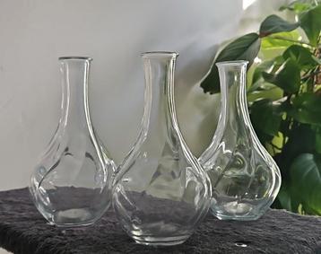 Leuke vaasjes beschikbaar voor biedingen