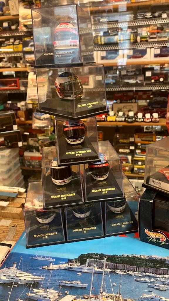 Schumacher Helmen 1:8, Verzamelen, Automerken, Motoren en Formule 1, Zo goed als nieuw, Formule 1, Ophalen