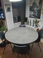 Ronde tafel. Betonlook, Huis en Inrichting, Tafels | Eettafels, Ophalen, Gebruikt, Rond, Vier personen