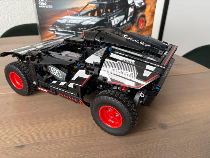 Lego Technic Audi e-tron Model bestuurbaar via telefoon, Hobby en Vrije tijd, Modelbouw | Auto's en Voertuigen, Zo goed als nieuw