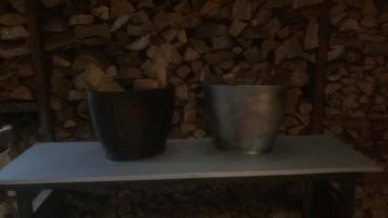 Bak voor haardhout beschikbaar voor biedingen