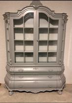 Grote notenhouten buffet/winkelkast, Huis en Inrichting, Ophalen, 200 cm of meer, 150 tot 200 cm, Buffetkast, winkelkast