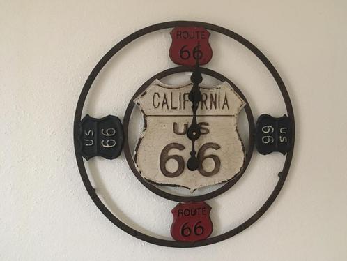 Retro Route 66 Metaal Wandklok 53cm doorsnede Nieuw in doos, Huis en Inrichting, Woonaccessoires | Klokken, Nieuw, Wandklok, Analoog