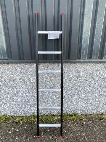 Ladder 6 sporten zwart gecoat NIEUW beschikbaar voor biedingen